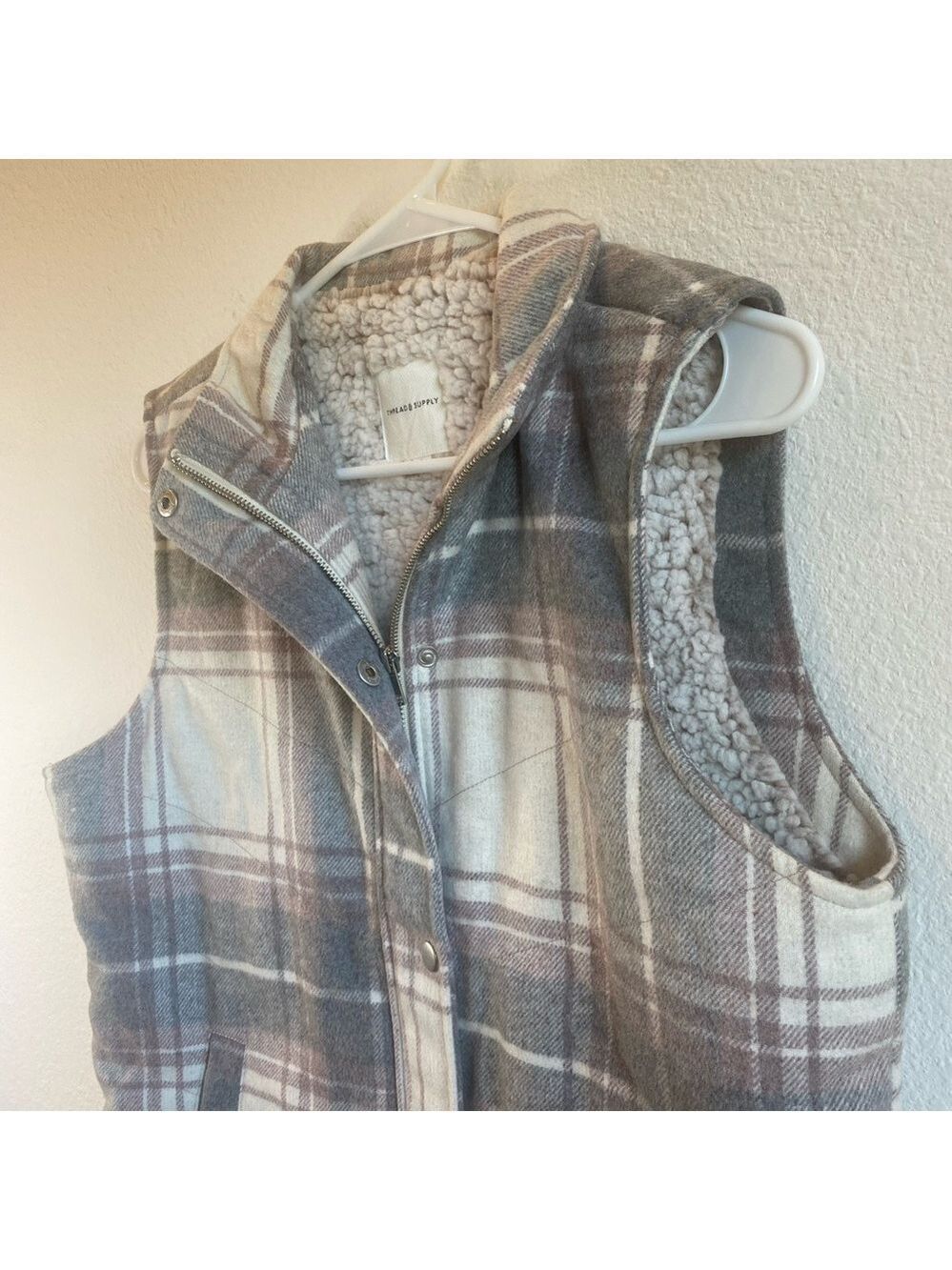 *NWOT* THREAD & SUPPLY ‘Timberlee’ Sherpa Lined Vest - Picture 7 of 15